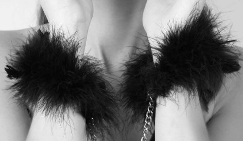 Za Za Zu Feather Handcuffs - Image 3